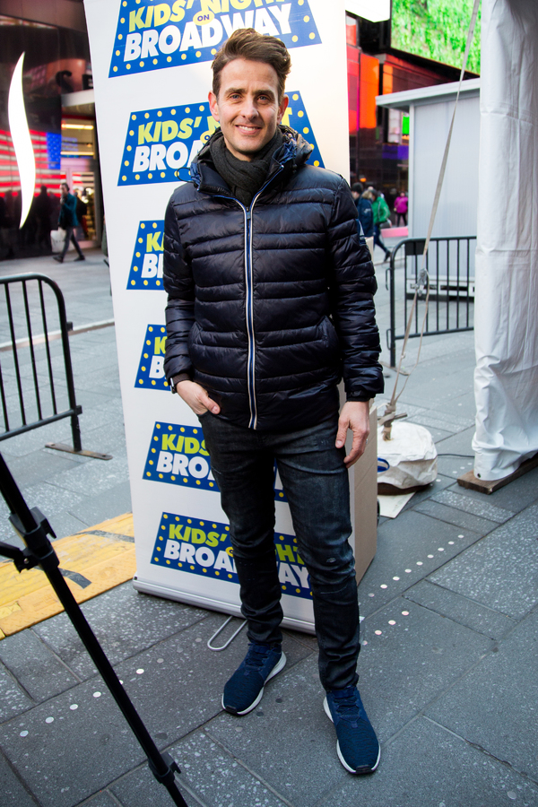 Photo Coverage: Joey McIntyre, Caitlin Kinnunen & Isabelle McCalla Help Kick Off Kids Night on Broadway in Times Square! Image