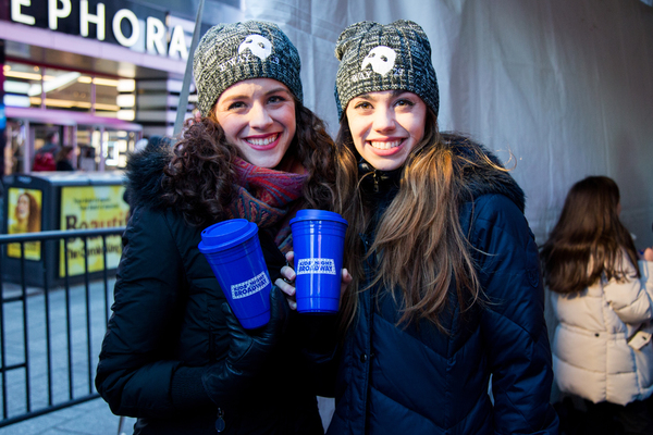Photo Coverage: Joey McIntyre, Caitlin Kinnunen & Isabelle McCalla Help Kick Off Kids Night on Broadway in Times Square! Image