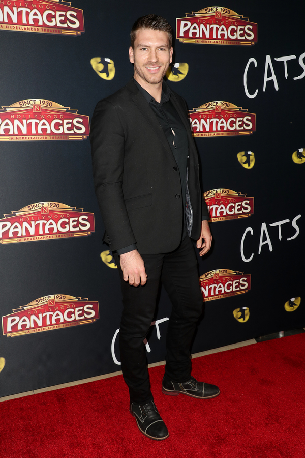 Photo Flash: On The Opening Night Red Carpet of CATS at the Pantages Image