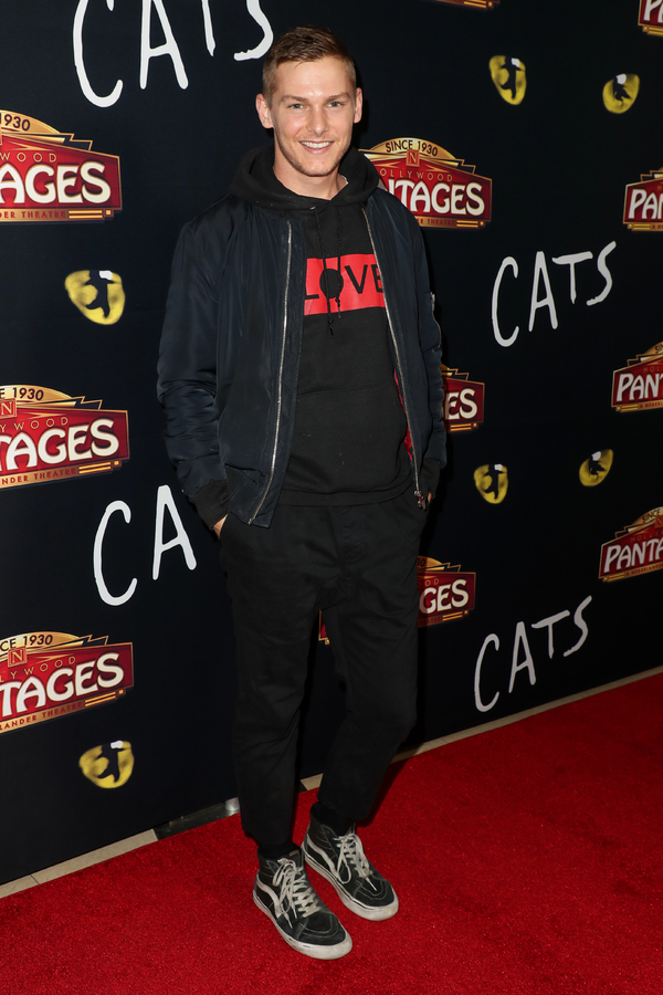 Photo Flash: On The Opening Night Red Carpet of CATS at the Pantages Image