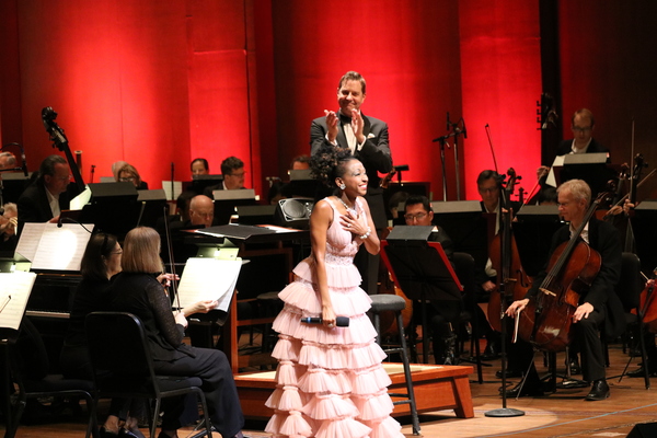 Photo Flash: N'Kenge Performs With the Houston Symphony Orchestra Image