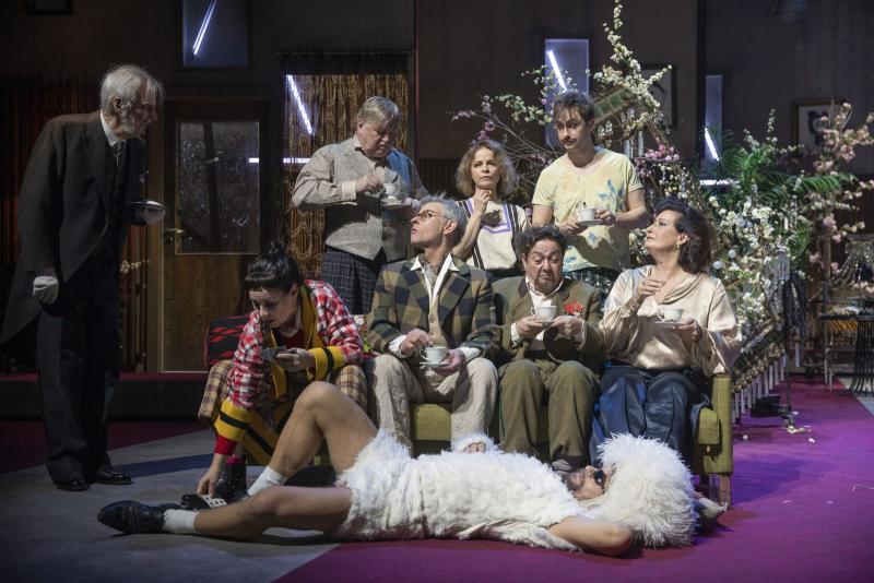 Review and Photos: The Loud and Distinctive CHERRY ORCHARD at the Helsinki City Theatre 