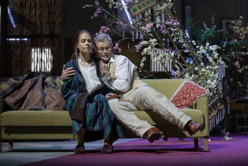 Review and Photos: The Loud and Distinctive CHERRY ORCHARD at the Helsinki City Theatre 
