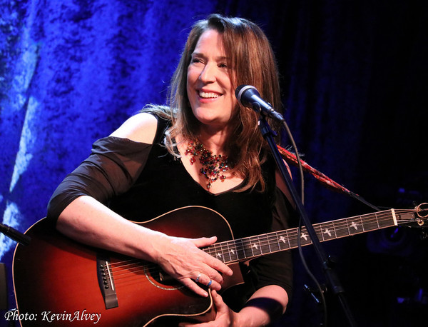 Photo Flash: Victoria Shaw Returns to Birdland Image