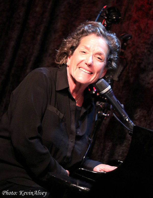 Photo Flash: Victoria Shaw Returns to Birdland  Image