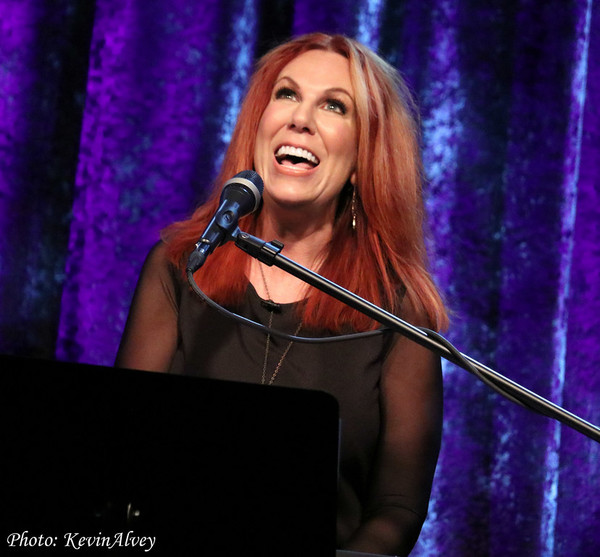 Photo Flash: Victoria Shaw Returns to Birdland  Image