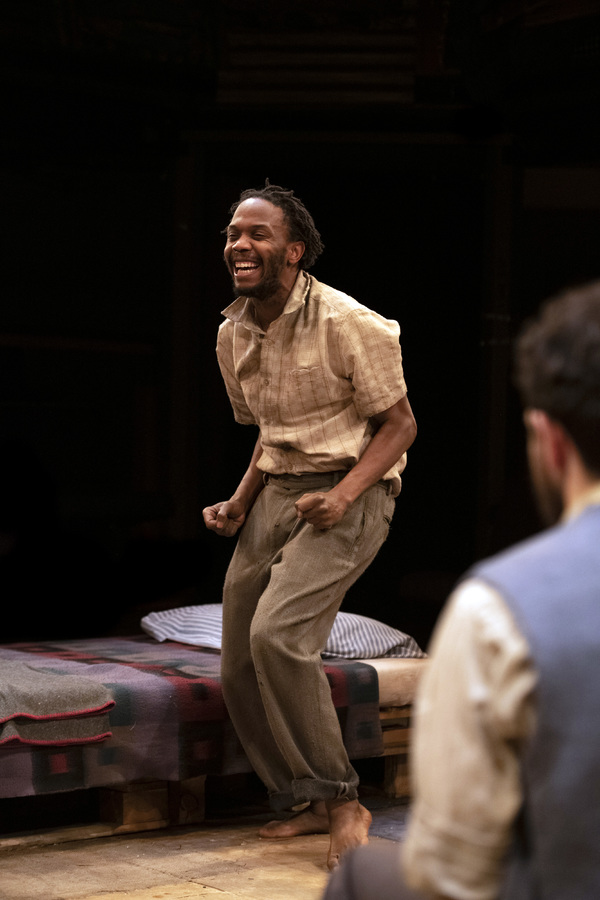 Photo Flash: First Look at BLOOD KNOT at the Orange Tree Theatre Image