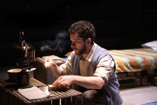 Photo Flash: First Look at BLOOD KNOT at the Orange Tree Theatre  Image