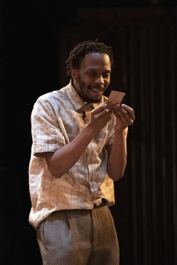 Photo Flash: First Look at BLOOD KNOT at the Orange Tree Theatre Image