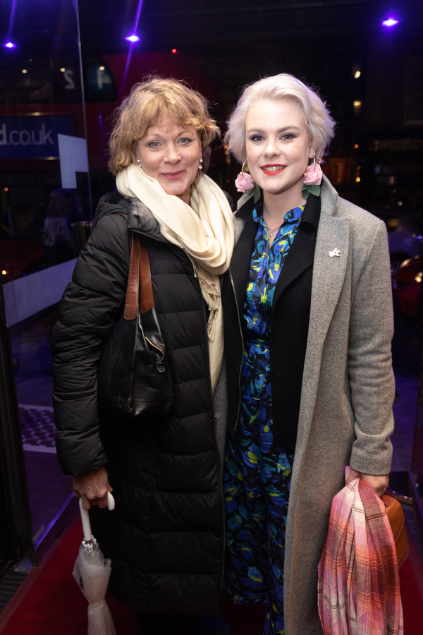 Photo Flash: The Stars Come Out for Press Night for ADMISSIONS at Trafalgar Studios 