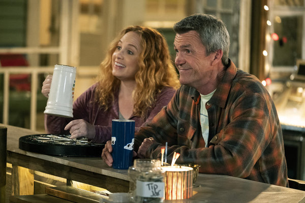 Jessica Chaffin as Beth, Neil Flynn as Fred Photo