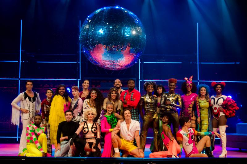 Review: O FRENETICO DANCIN DAYS Opens at Teatro OPUS Image