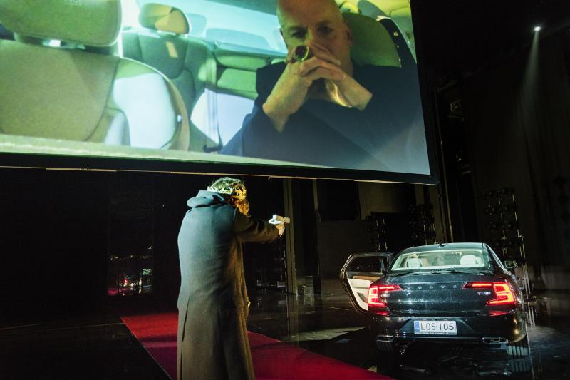 Review and Photos: HAMLET reflects and breathes without an effort at the Turku City Theatre Image