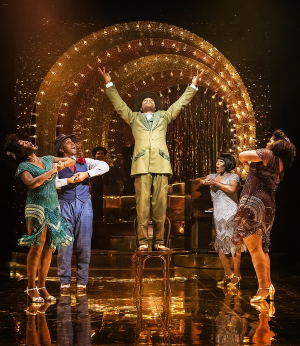 Photo Flash: First Look at AIN'T MISBEHAVIN' at Mercury Theatre Colchester Image