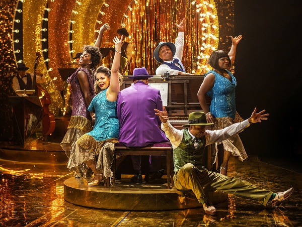 Photo Flash: First Look at AIN'T MISBEHAVIN' at Mercury Theatre Colchester Image