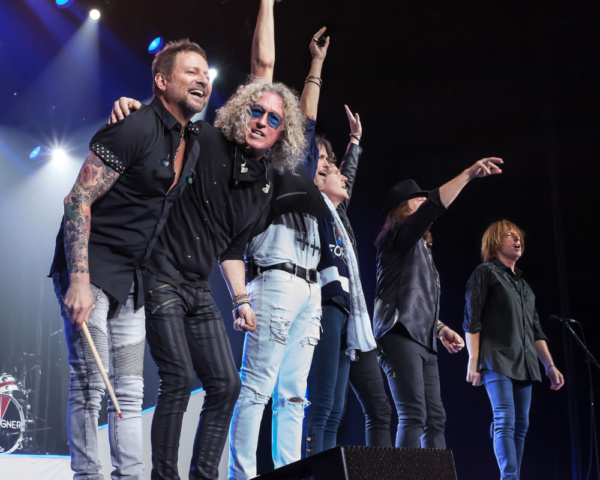 Photo Flash: Star Of JUKEBOX HERO Musical Crashes Foreigner Concert With Surprise Guest Appearance 