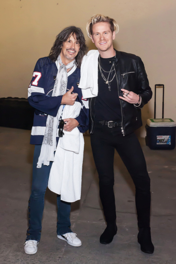 Photo Flash: Star Of JUKEBOX HERO Musical Crashes Foreigner Concert With Surprise Guest Appearance Image