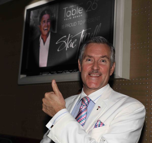 Photo Coverage: Opening Night: Steve Tyrell Plays Table 26 Image