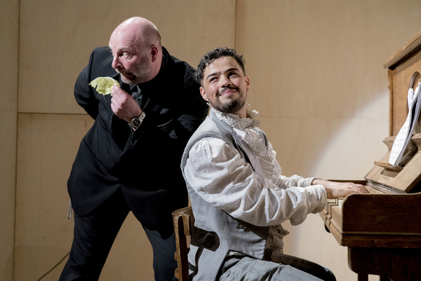 Photo Flash: Unicorn Theatre Presents THE SHOW IN WHICH HOPEFULLY NOTHING HAPPENS Image