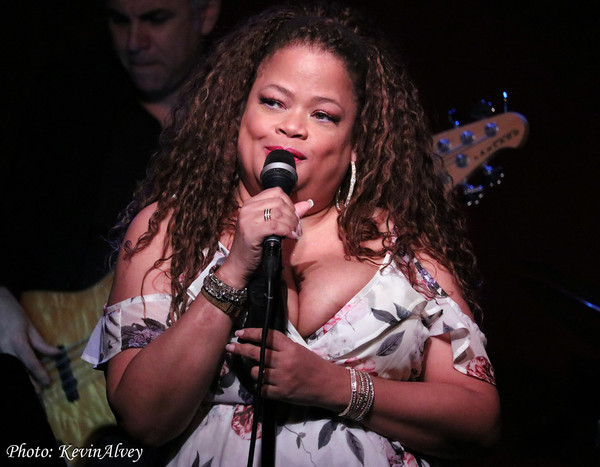 Photo Flash: Natalie Douglas Thrills at Birdland Image