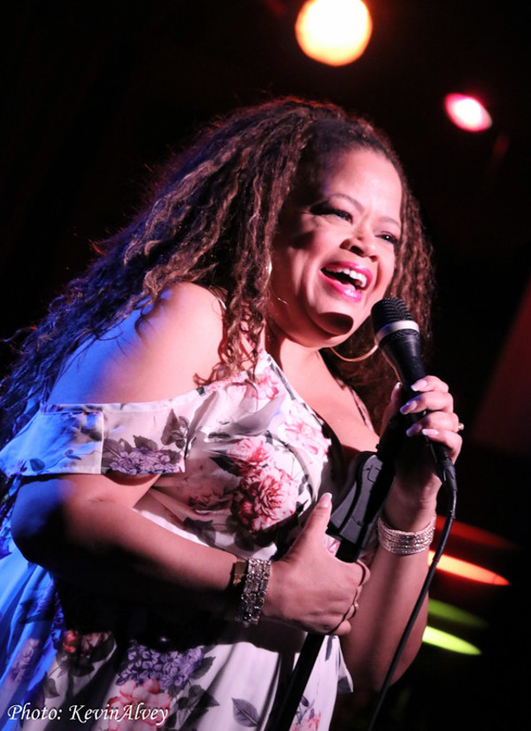 Photo Flash: Natalie Douglas Thrills at Birdland Image