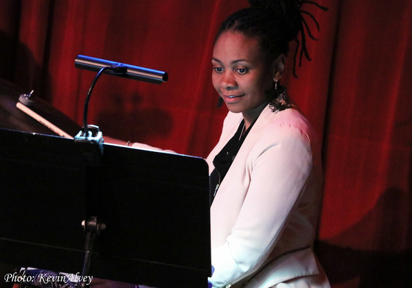 Photo Flash: Natalie Douglas Thrills at Birdland Image