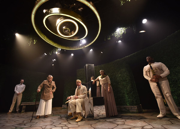 Photo Flash: First Look At William Shakespeare's RICHARD II Presented By Orlando Shakes 