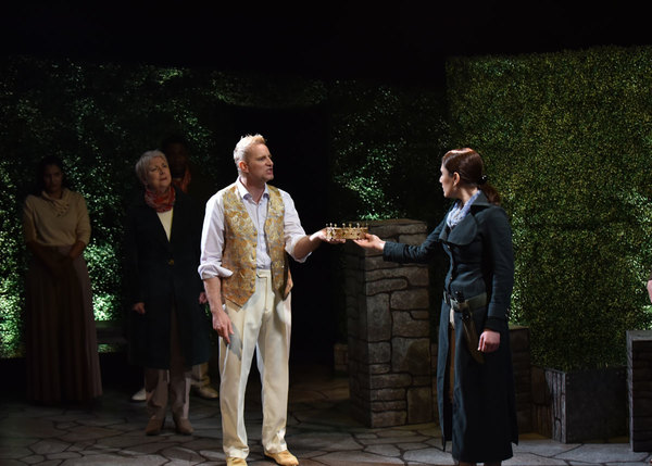 Photo Flash: First Look At William Shakespeare's RICHARD II Presented By Orlando Shakes Image