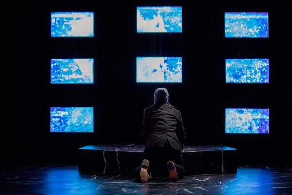 Photo Flash: First Look At Titan Theatre Company's HAMLET Image