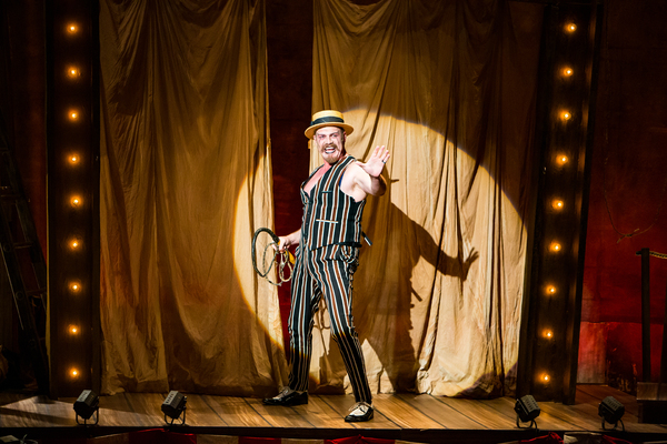 Photo Flash: SIDE SHOW At Queensbury Theatre 