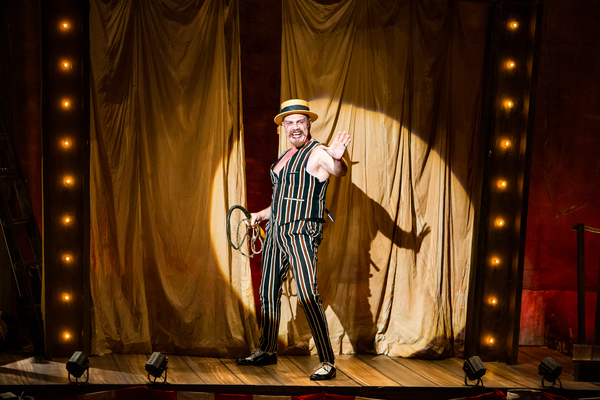 Photo Flash: SIDE SHOW At Queensbury Theatre Image