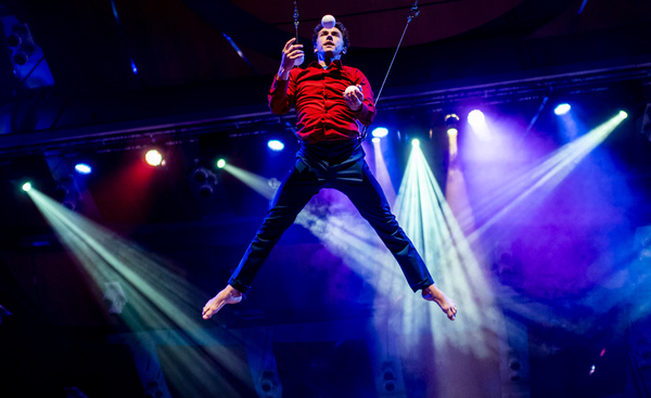 BWW Previews: CIRQUE GOES HOLLYWOOD at Meyerhoff Symphony Hall Image