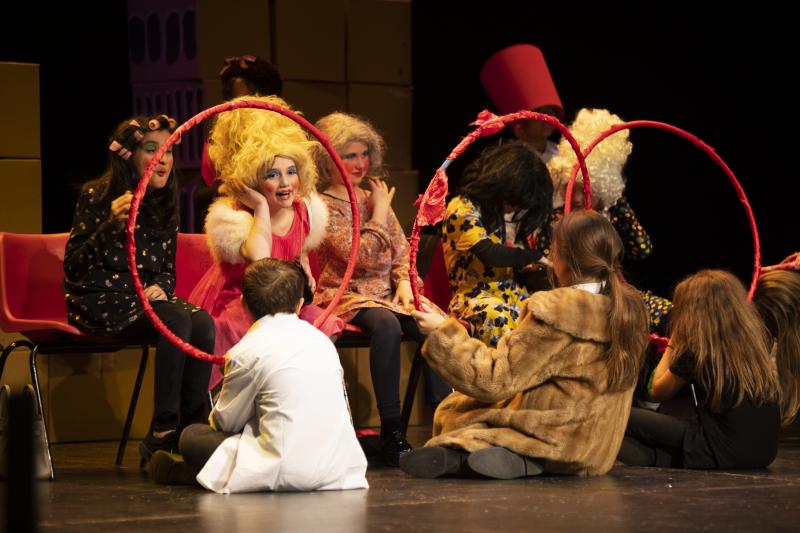 Queen's park pupils performing Emil and the detectives