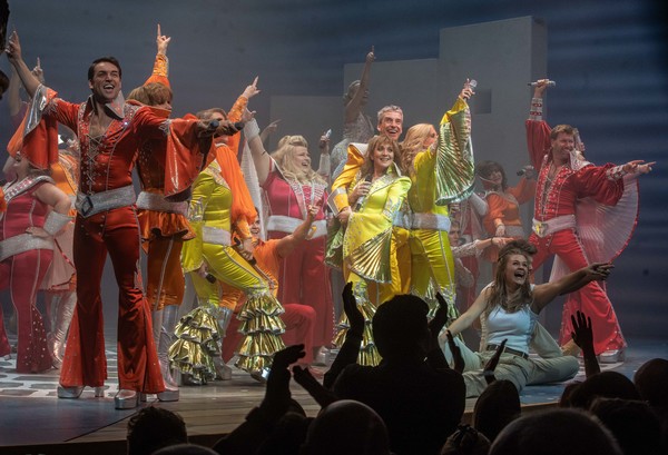 Photo Flash: MAMMA MIA! Celebrates 20 Years in London Image