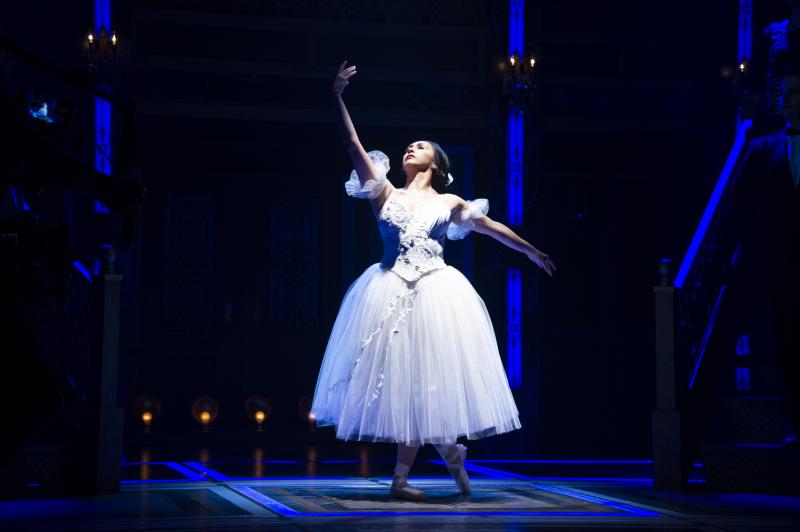 Review: GRAND HOTEL at Signature Theatre Image