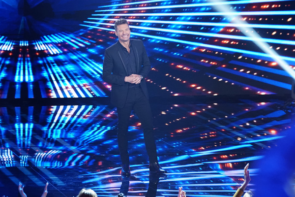 Photo Coverage: The Top 14 Performed on AMERICAN IDOL Image