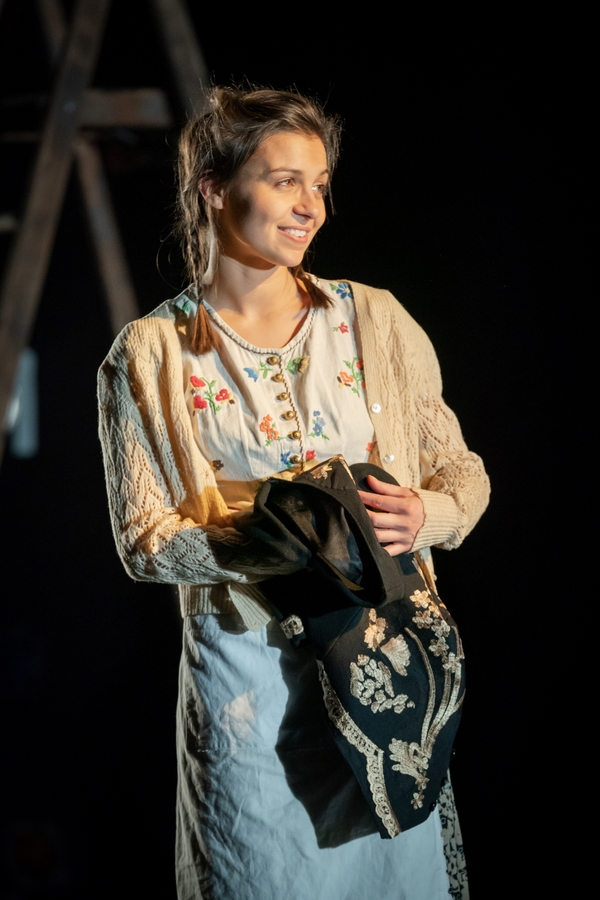 Photo Flash: First Look at the UK Tour of CAPTAIN CORELLI'S MANDOLIN Image