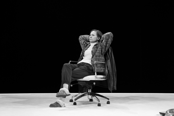 Photo Flash: First Look at Laurie Metcalf, John Lithgow & More in HILLARY AND CLINTON on Broadway! Image