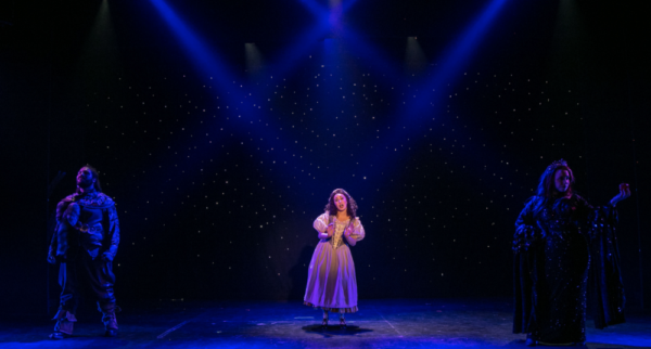 Photo Flash: SNOW WHITE Opens At The Downtown Cabaret Theatre Image