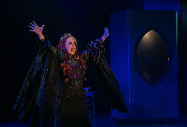 Photo Flash: SNOW WHITE Opens At The Downtown Cabaret Theatre 