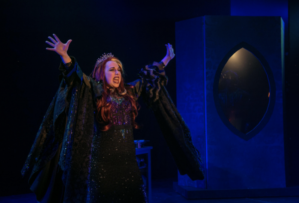 Photo Flash: SNOW WHITE Opens At The Downtown Cabaret Theatre Image