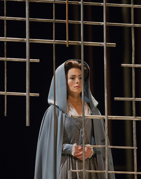 Interview: Isabel Leonard of DIALOGUES OF THE CARMELITES at The Metropolitan Opera 