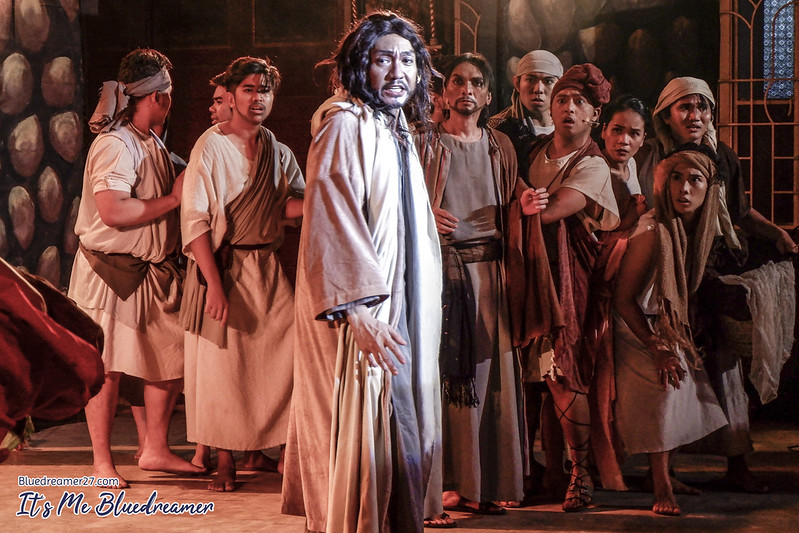 Photo Flash: Teatro Mensaheros Stages DAAN NG KRUS in Rizal Park Today, Apr. 20 Image