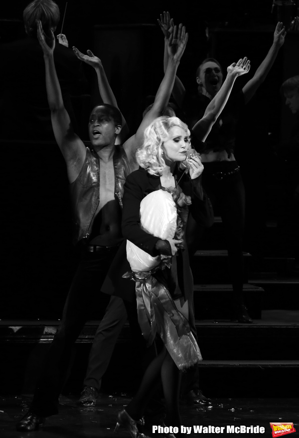 Photo Coverage: Christie Brinkley Returns to CHICAGO on Broadway Image