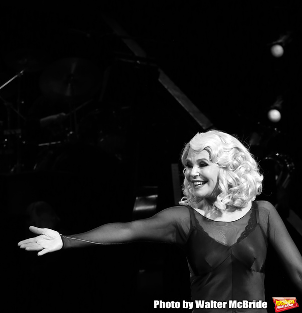 Photo Coverage: Christie Brinkley Returns to CHICAGO on Broadway Image