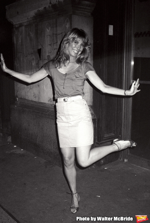 Photo Flashback: On the Set of the TOOTSIE in 1982 Image