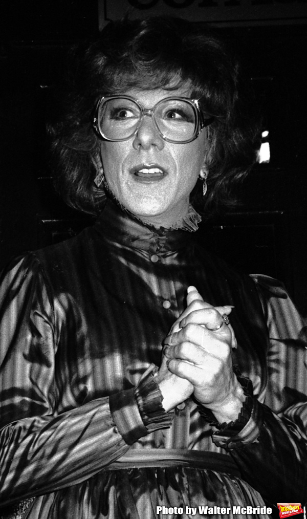 Photo Flashback: On the Set of the TOOTSIE in 1982 Image