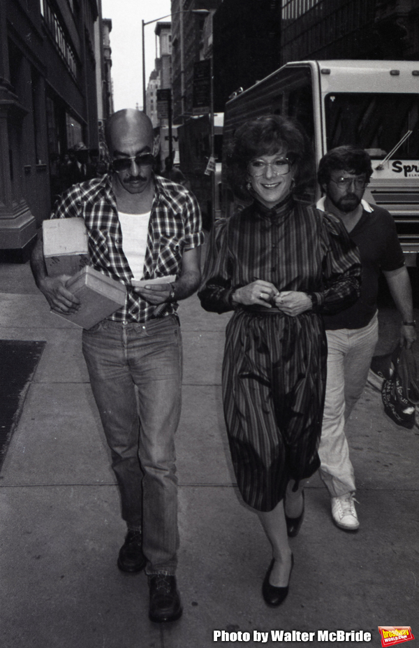 Photo Flashback: On the Set of the TOOTSIE in 1982 Image