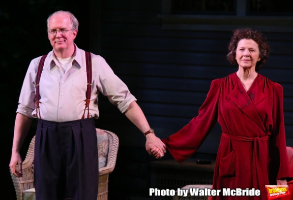 Wake Up With BWW 4/23: TOOTSIE Opens, Outer Critics Circle Award Nominations, and More! Image