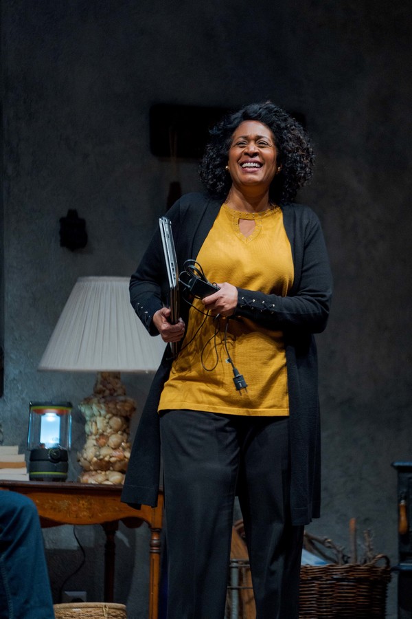 Photo Flash: First Look at Steppenwolf's THE CHILDREN Image
